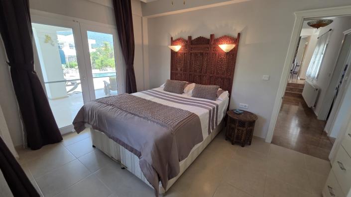 Image No.27-4 Bed Villa / Detached for sale