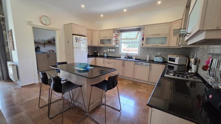 Image No.17-4 Bed Villa / Detached for sale