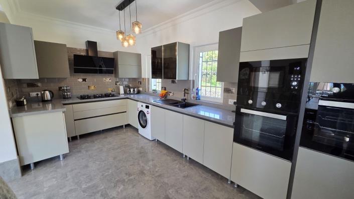 Image No.17-5 Bed Villa / Detached for sale