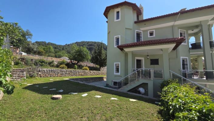 Image No.8-5 Bed Villa / Detached for sale