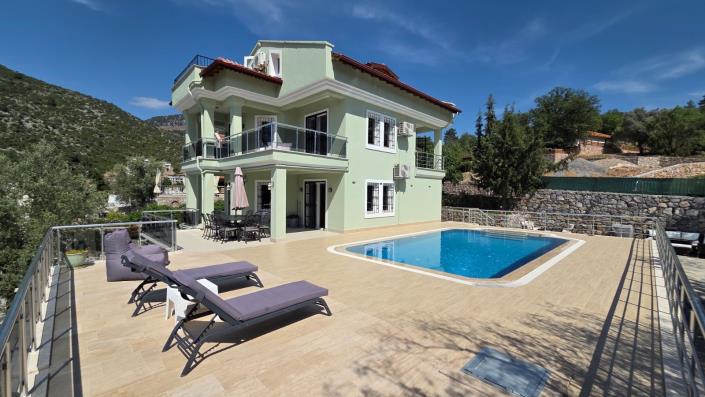 Image No.1-5 Bed Villa / Detached for sale