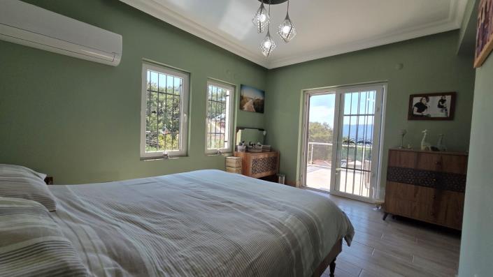 Image No.23-5 Bed Villa / Detached for sale