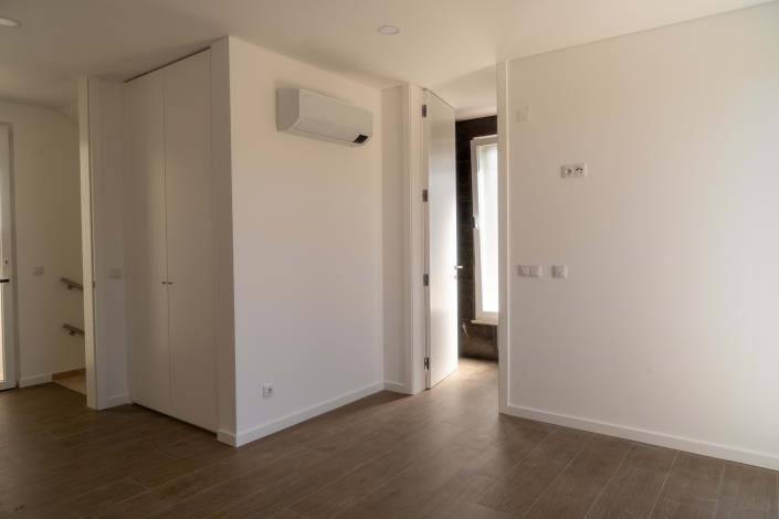 Image No.20-4 Bed Villa for sale