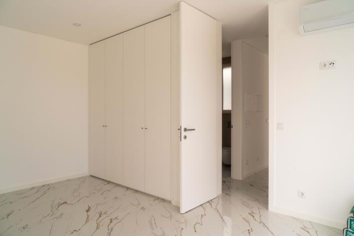 Image No.15-2 Bed Villa for sale