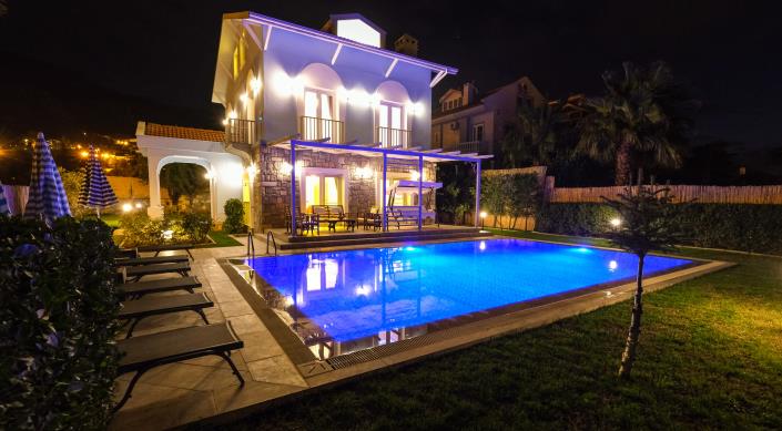 Image No.1-4 Bed Villa for sale