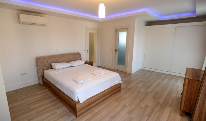 Image No.17-4 Bed Villa for sale