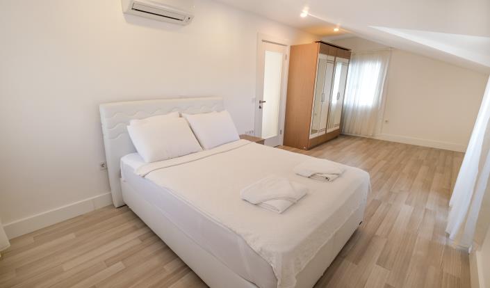 Image No.24-4 Bed Villa for sale