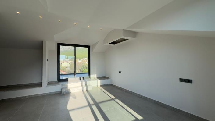 Image No.8-4 Bed Villa / Detached for sale