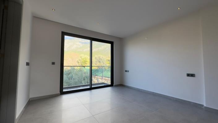 Image No.22-4 Bed Villa / Detached for sale