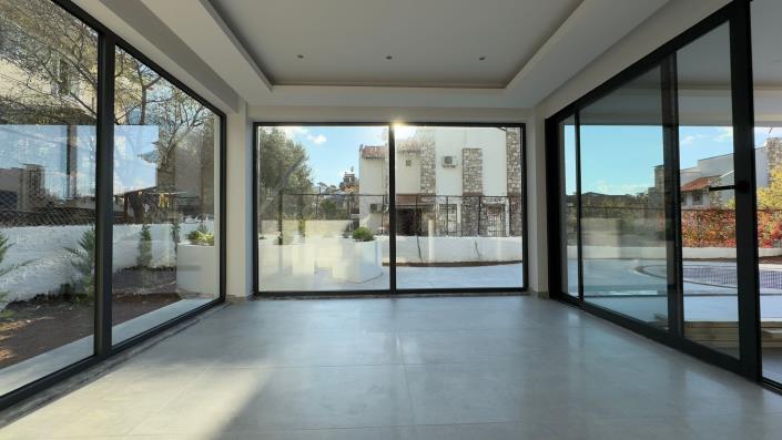 Image No.28-4 Bed Villa / Detached for sale