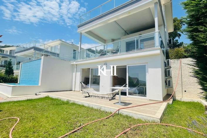 Image No.1-4 Bed Villa / Detached for sale