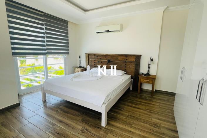 Image No.21-4 Bed Villa / Detached for sale