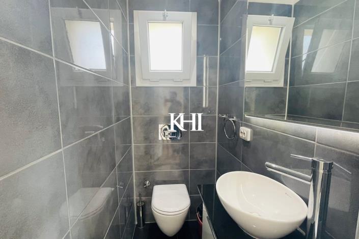 Image No.22-4 Bed Villa / Detached for sale