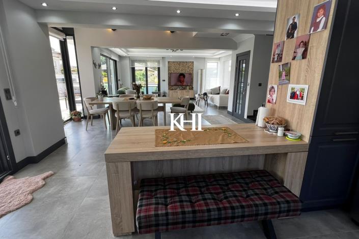 Image No.19-4 Bed Villa / Detached for sale