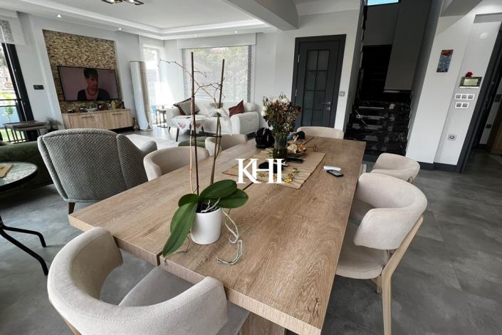 Image No.15-4 Bed Villa / Detached for sale