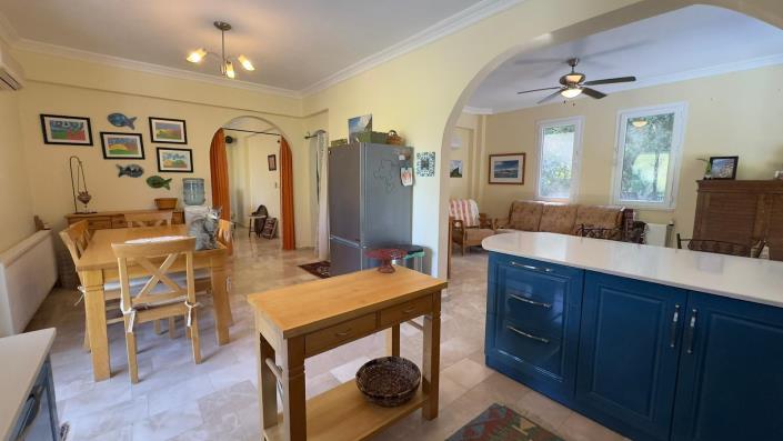 Image No.11-3 Bed Villa / Detached for sale