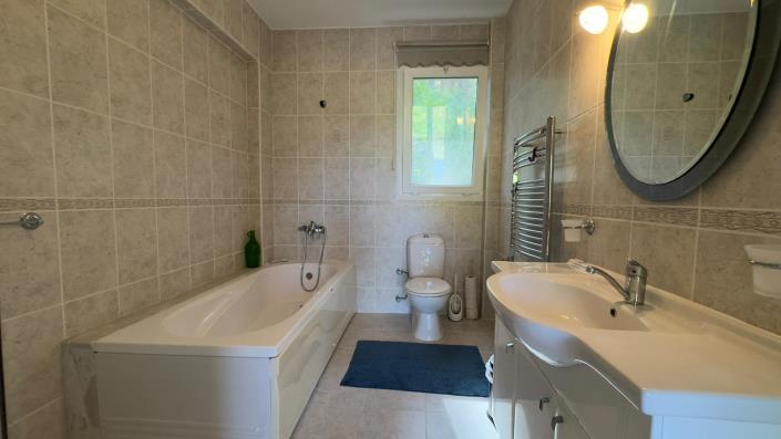 Image No.39-3 Bed Villa / Detached for sale