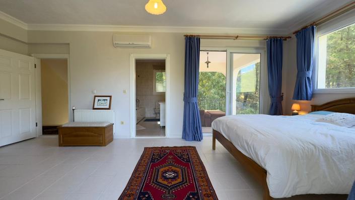 Image No.34-3 Bed Villa / Detached for sale