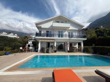 Detached-Contemporary-Villa-in-Ovacik--37-