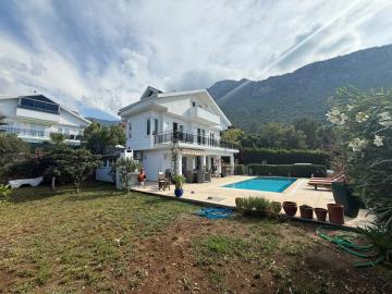 Detached-Contemporary-Villa-in-Ovacik--38-