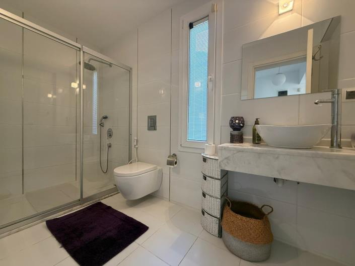 Image No.29-4 Bed Villa for sale