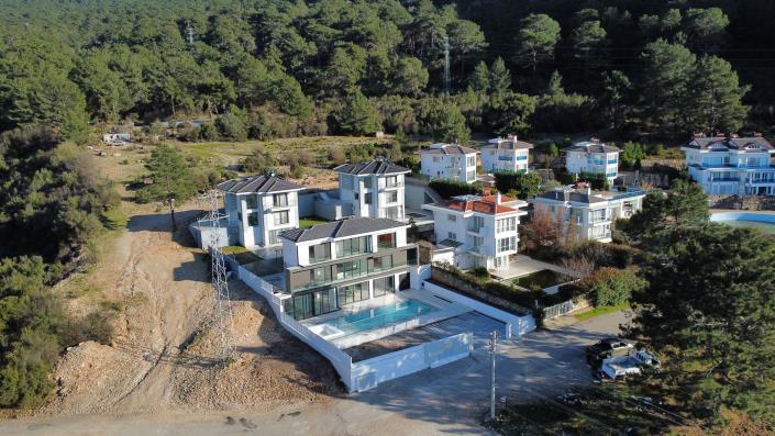 Image No.1-4 Bed Villa for sale