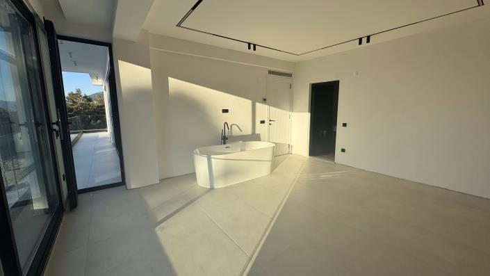 Image No.27-4 Bed Villa for sale