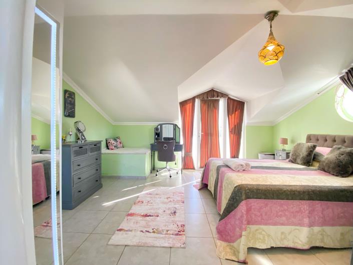 Image No.12-4 Bed Villa for sale