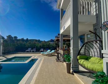 Modern-Mountain-View-Villa--21-