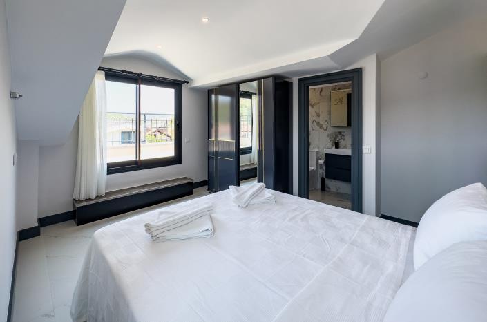 Image No.37-4 Bed Villa for sale