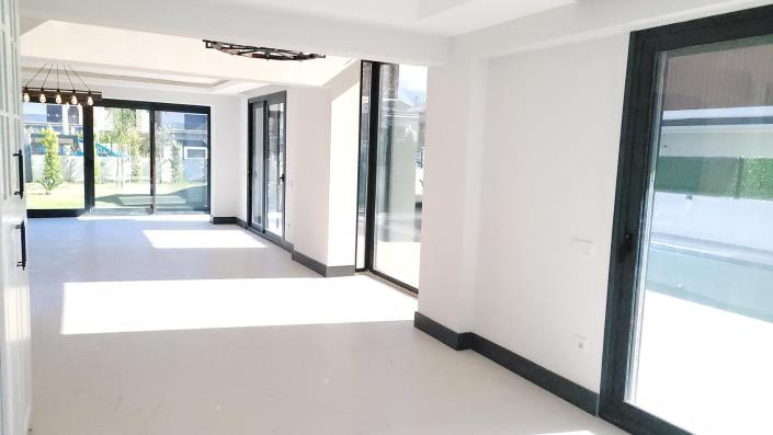 Image No.15-4 Bed Villa for sale