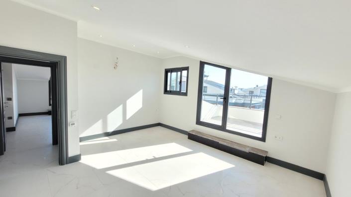 Image No.28-4 Bed Villa for sale