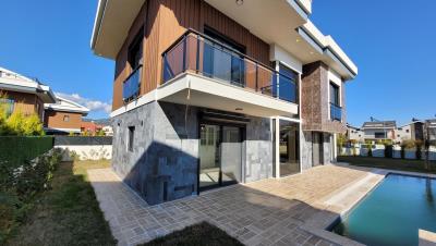 New-Luxury-Villas-in-Calis--71-