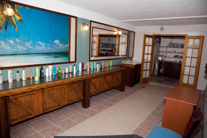 Image No.14-12 Bed Commercial for sale