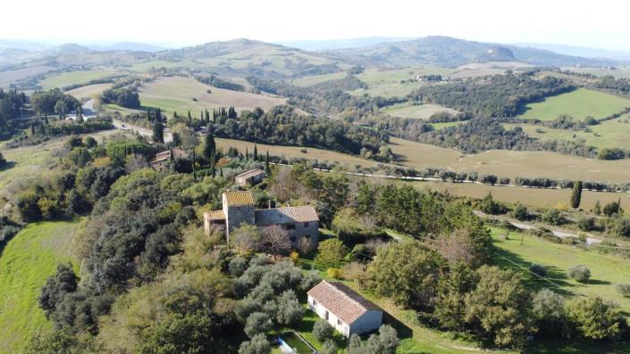 Image No.2-5 Bed Farmhouse for sale