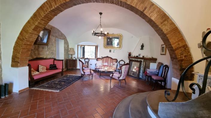 Image No.7-5 Bed Farmhouse for sale