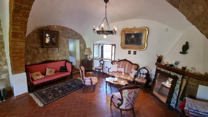 Image No.8-5 Bed Farmhouse for sale