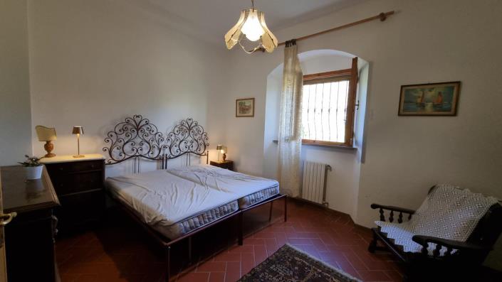 Image No.10-5 Bed Farmhouse for sale