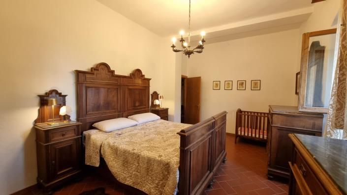 Image No.11-5 Bed Farmhouse for sale