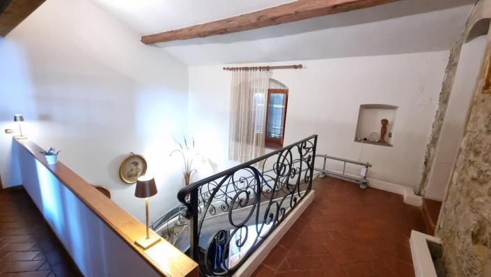 Image No.12-5 Bed Farmhouse for sale