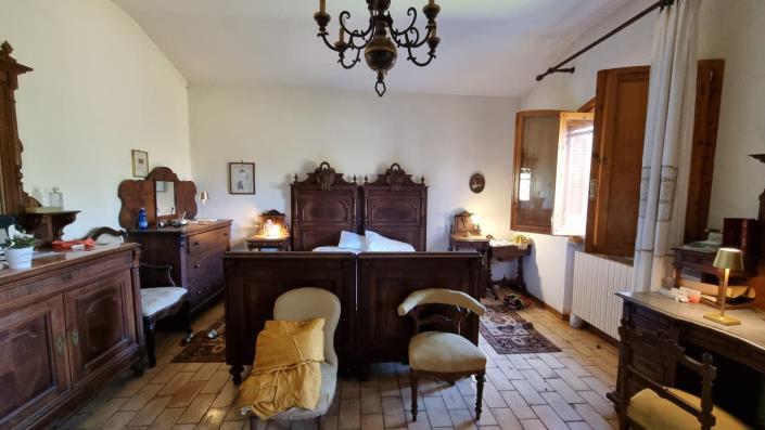 Image No.16-5 Bed Farmhouse for sale