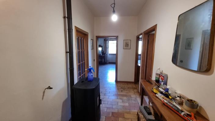 Image No.18-5 Bed Farmhouse for sale