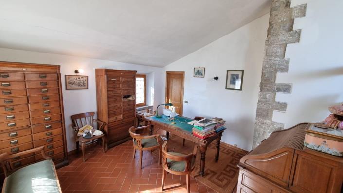 Image No.27-5 Bed Farmhouse for sale