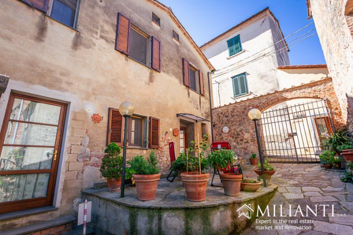 Image No.1-2 Bed Townhouse for sale