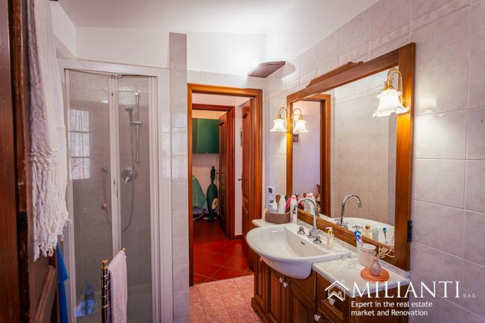 Image No.20-2 Bed Townhouse for sale