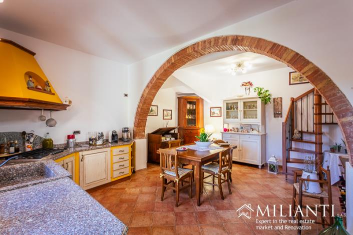 Image No.25-2 Bed Townhouse for sale