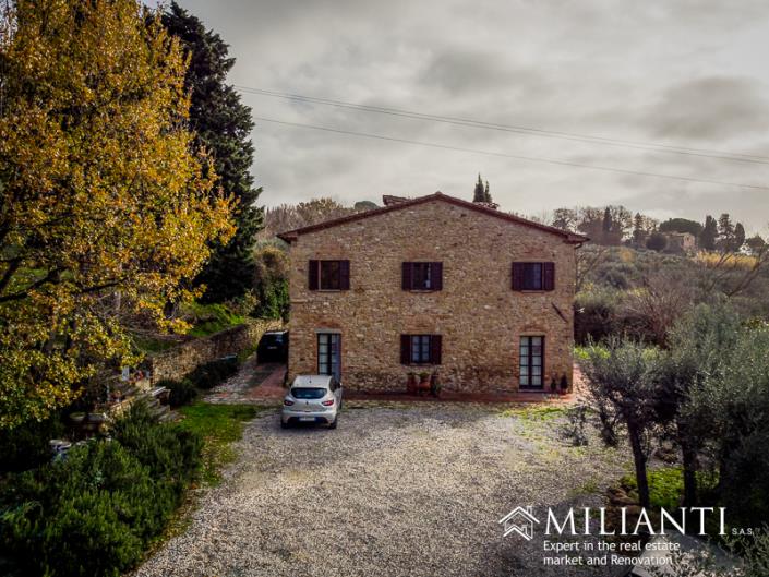 Image No.9-5 Bed Farmhouse for sale