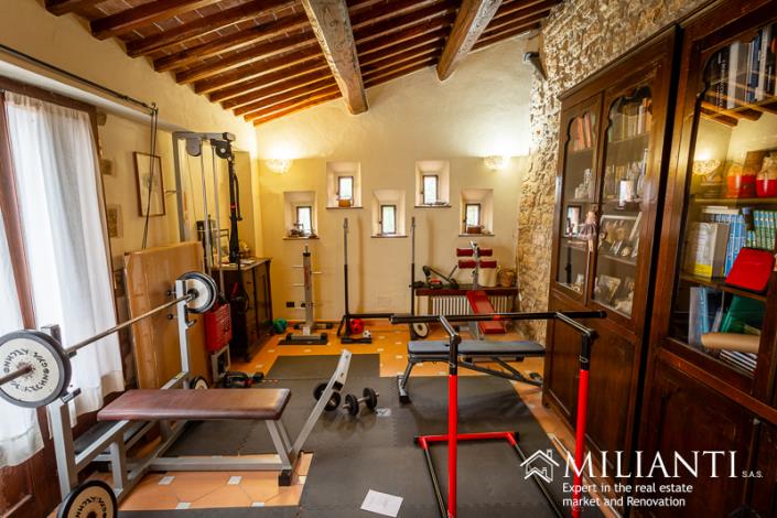 Image No.16-5 Bed Farmhouse for sale