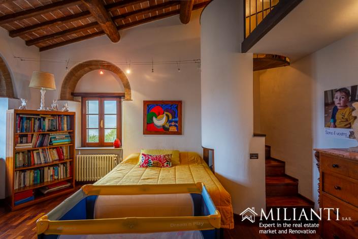 Image No.24-5 Bed Farmhouse for sale