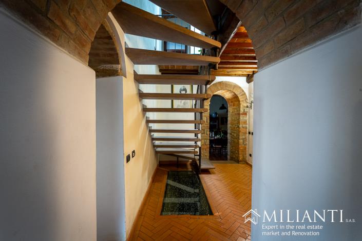 Image No.27-5 Bed Farmhouse for sale